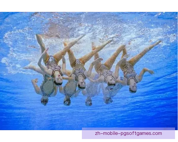 探秘跳水赛道:优雅飞身,水下花样30 探秘跳水赛道:优雅飞身,水下花样30