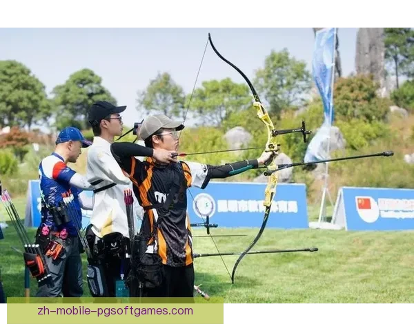 射箭邀请赛：射中靶心的精彩对决